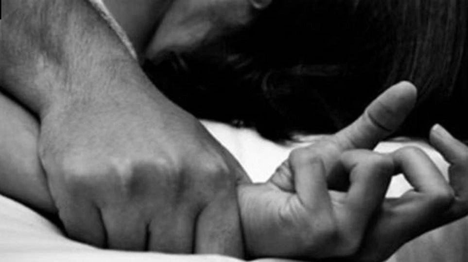 Αλλοδαπός προσπάθησε να βιάσει δύο τουρίστριες στη Σαντορίνη